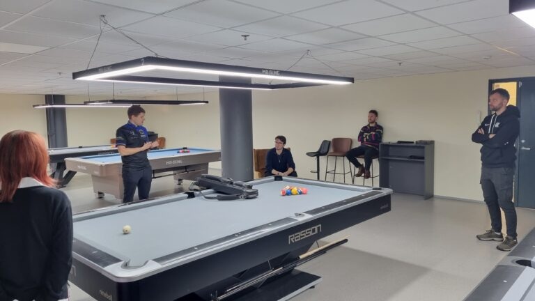 Mida ühist on kaheksa-palli-reeglitel ja spordimisjonil?